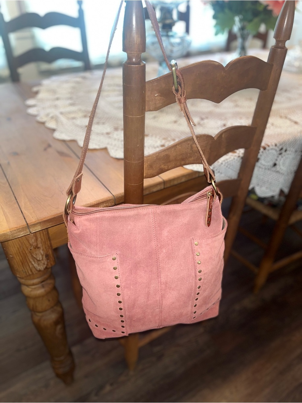 Anabaglish Suede Crossbody Bag in Dusty Pink - Picture 3 of 10